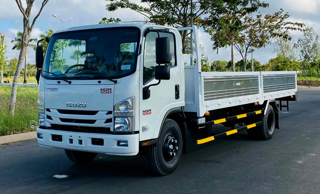 xe tải isuzu nqr550