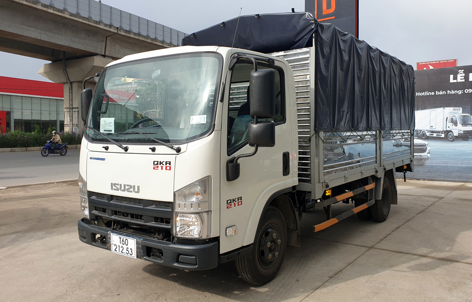 xe tải isuzu qkr 210 thùng bạt