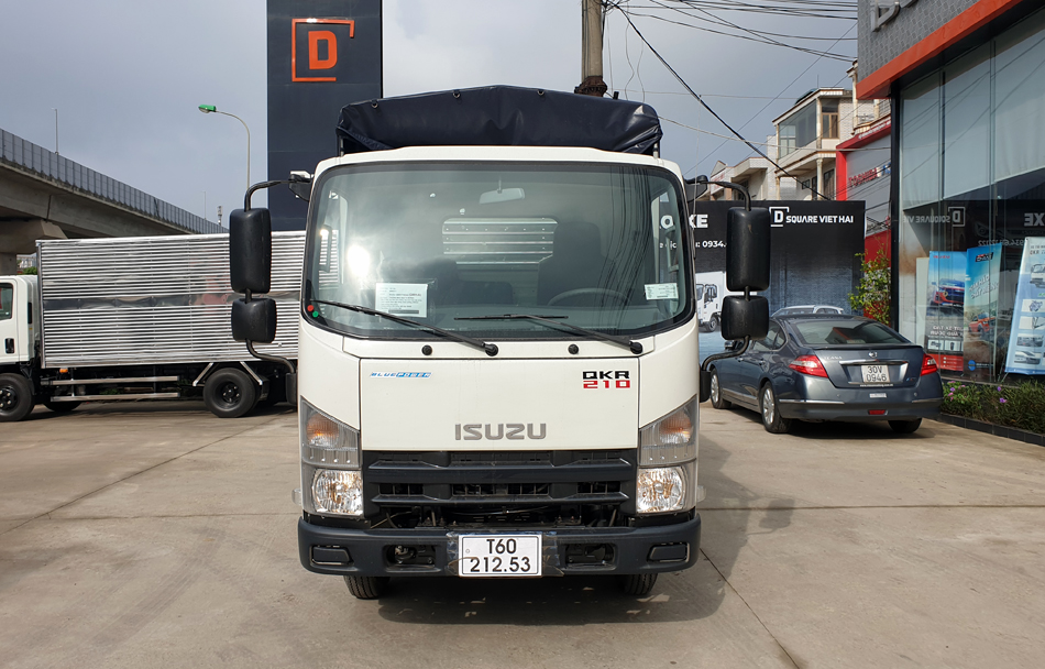 xe tải isuzu qkr 210 thùng bạt