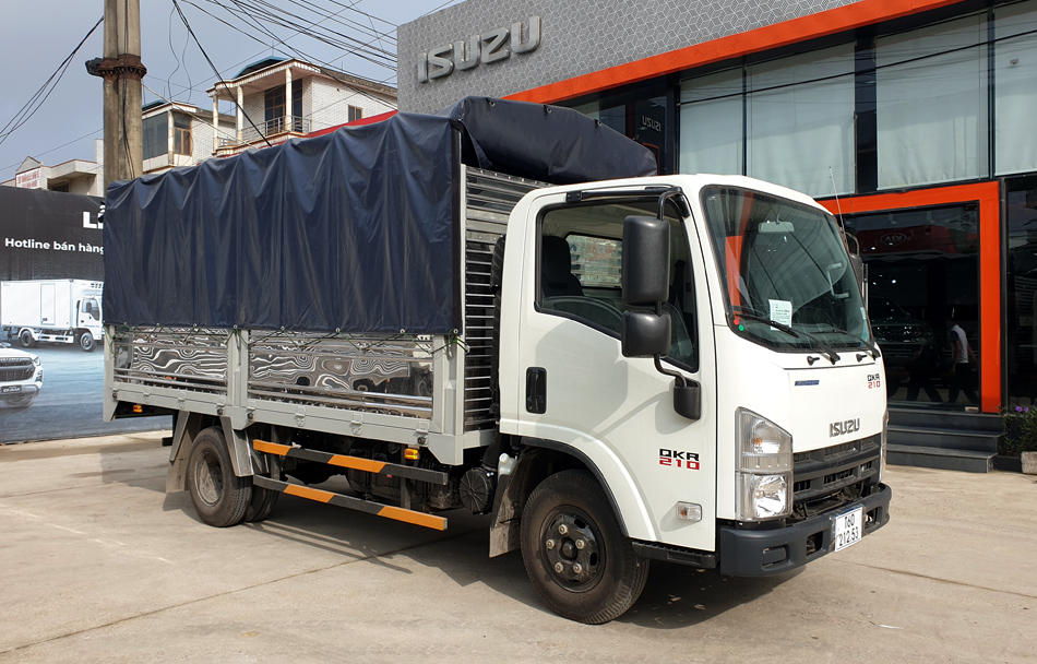 xe tải isuzu qkr 210 thùng bạt