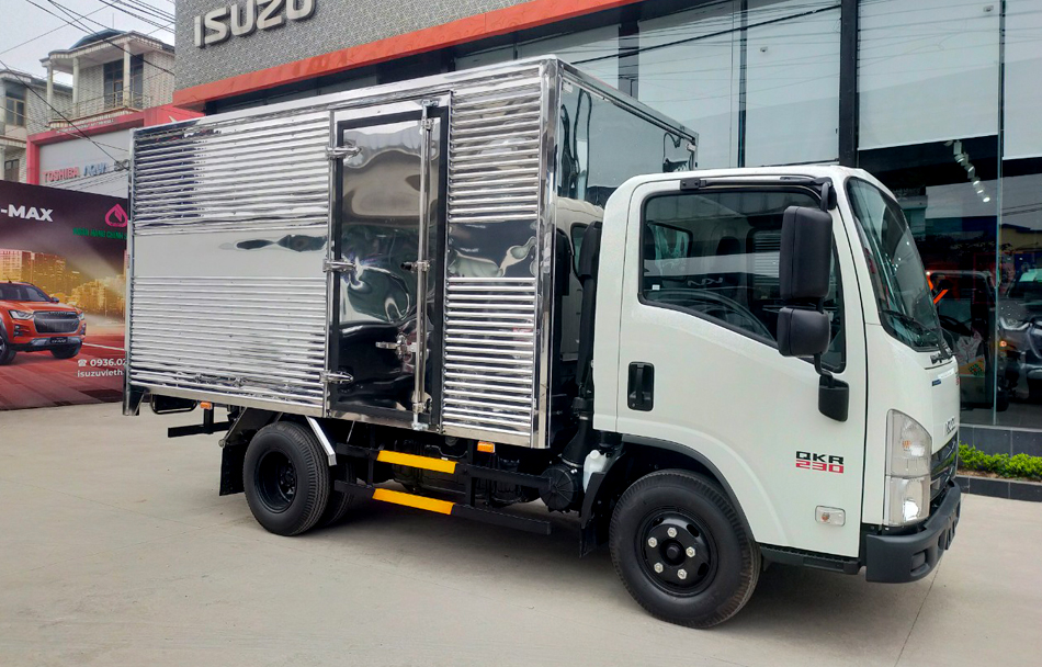 e tải isuzu qkr 230 thùng kín