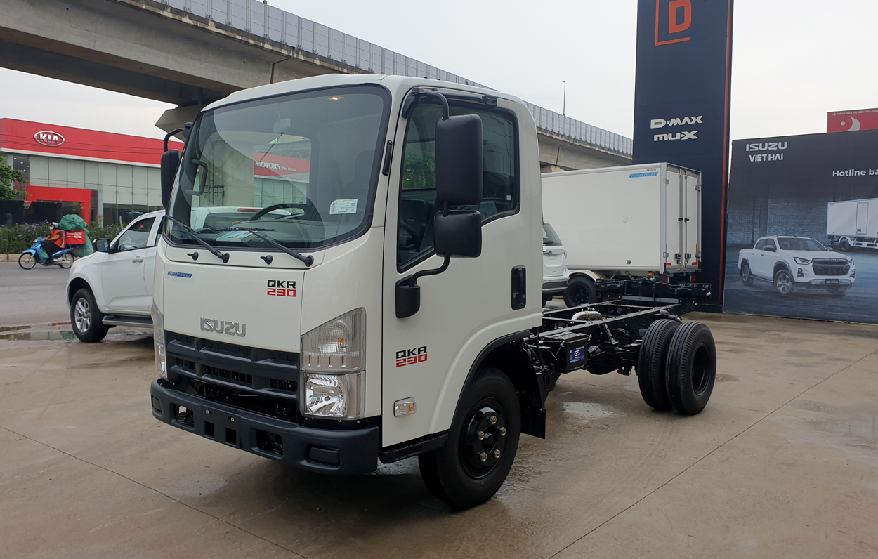 xe tải isuzu qkr 230 thùng kín