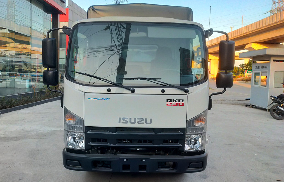 xe tải isuzu thùng bạt qkr 230