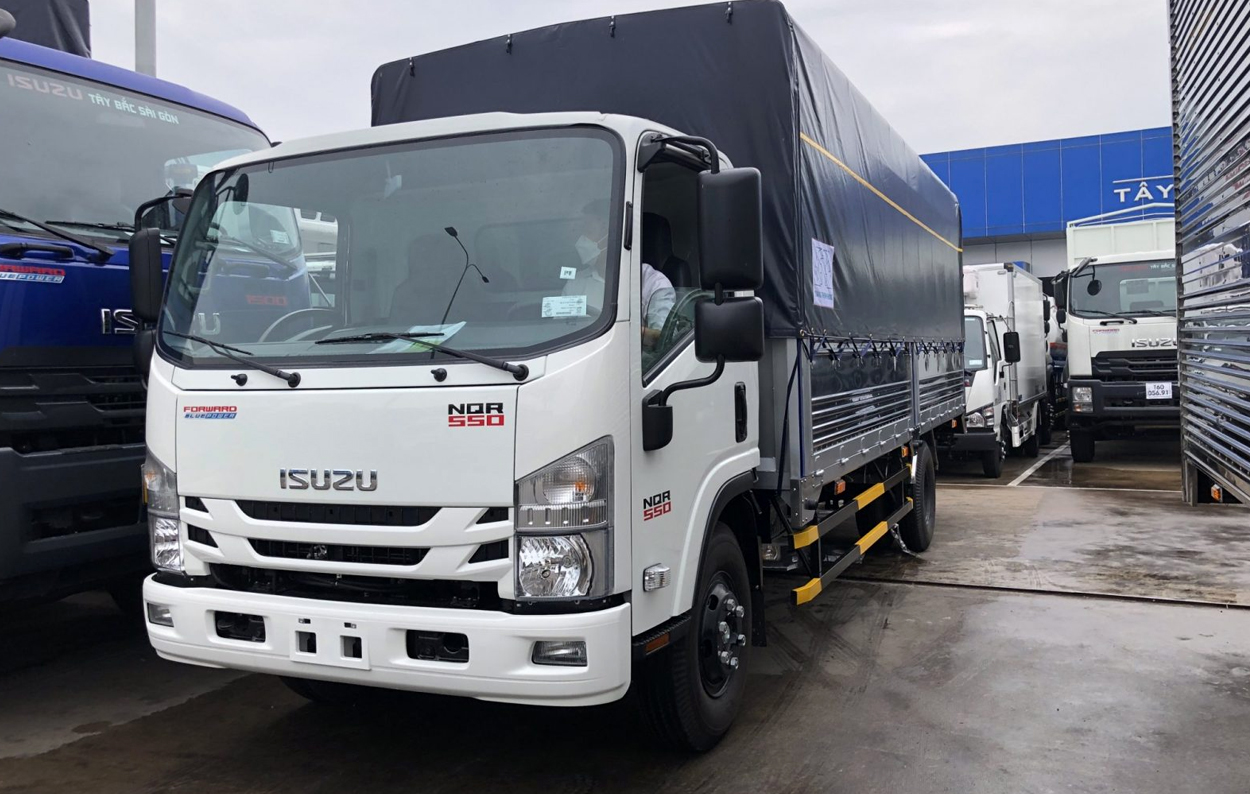 xe tải isuzu nqr 550