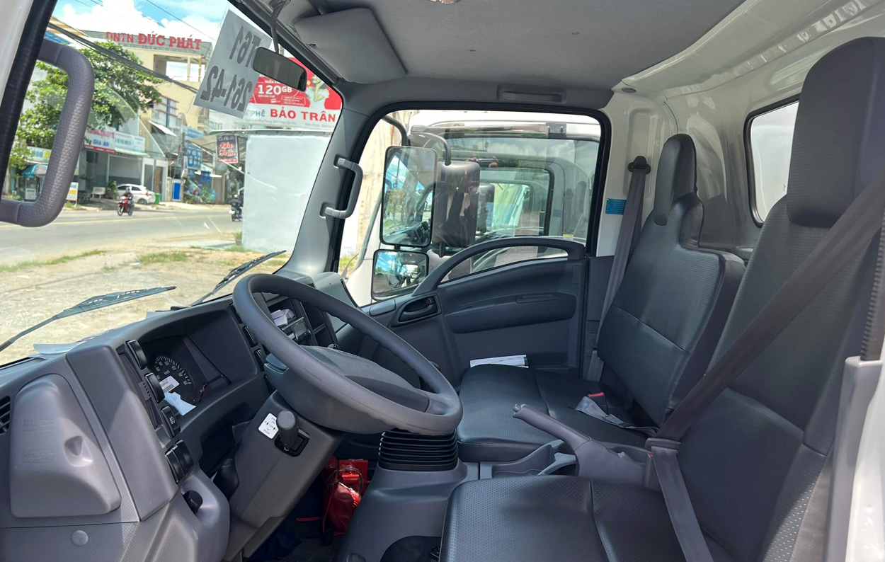 xe tải isuzu nqr 550