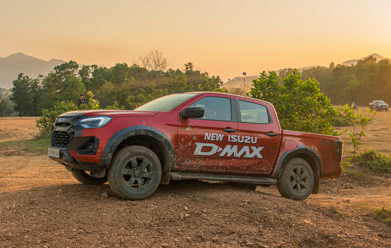 giá isuzu dmax 2025
