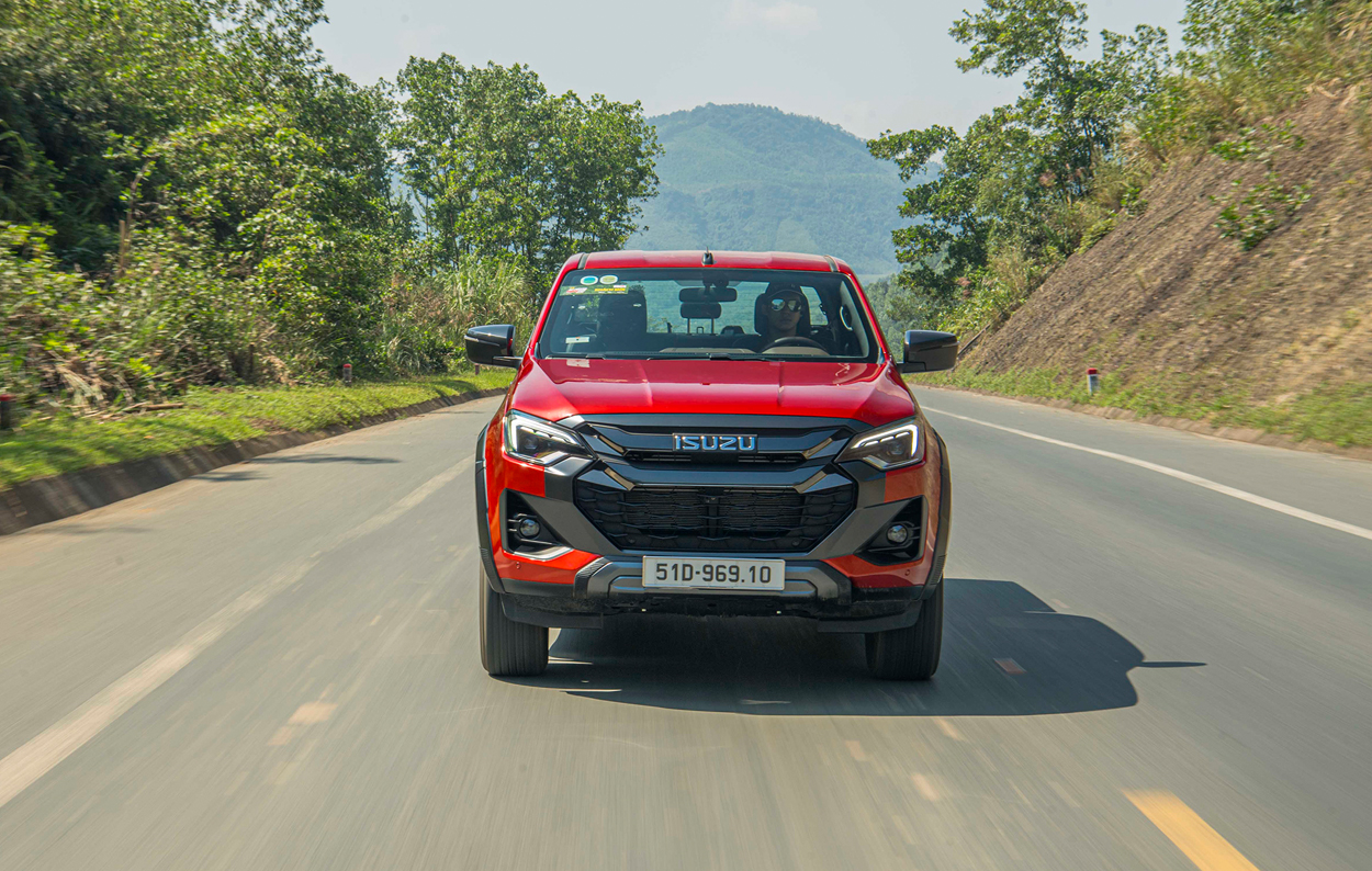 giá isuzu dmax 2025