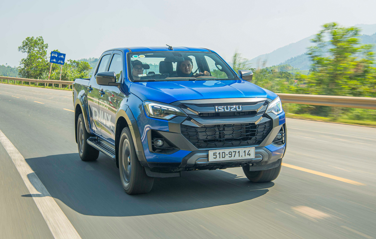 giá isuzu dmax 2025