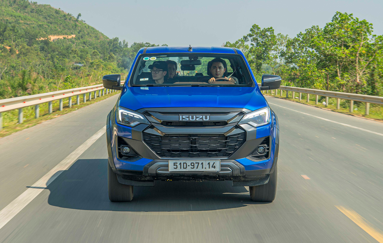 xe bán tải isuzu dmax 2025