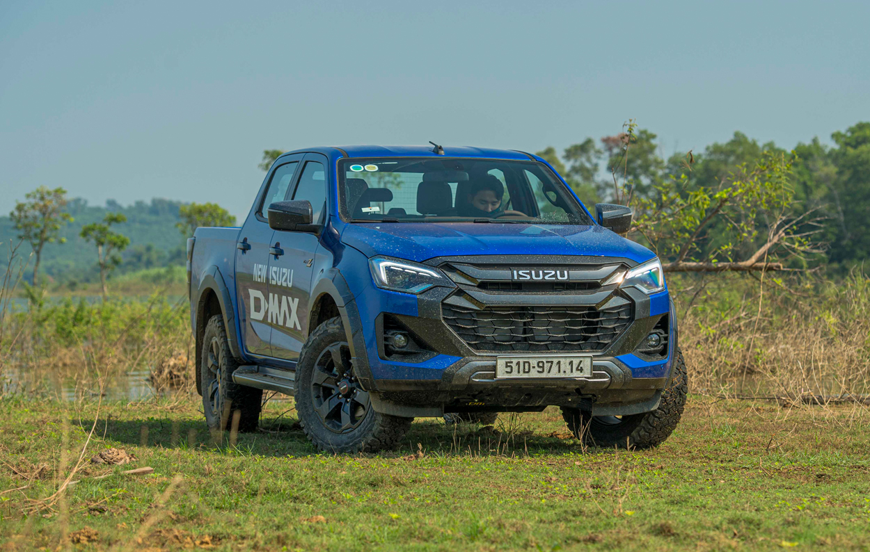 xe bán tải isuzu dmax 2025